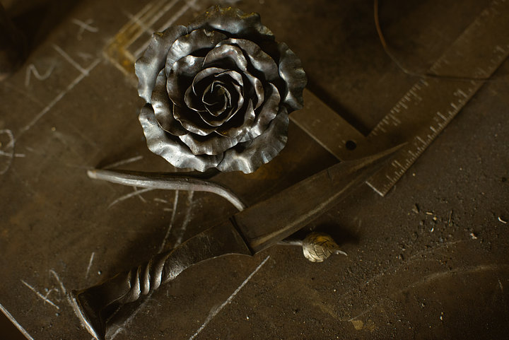 flower and knife